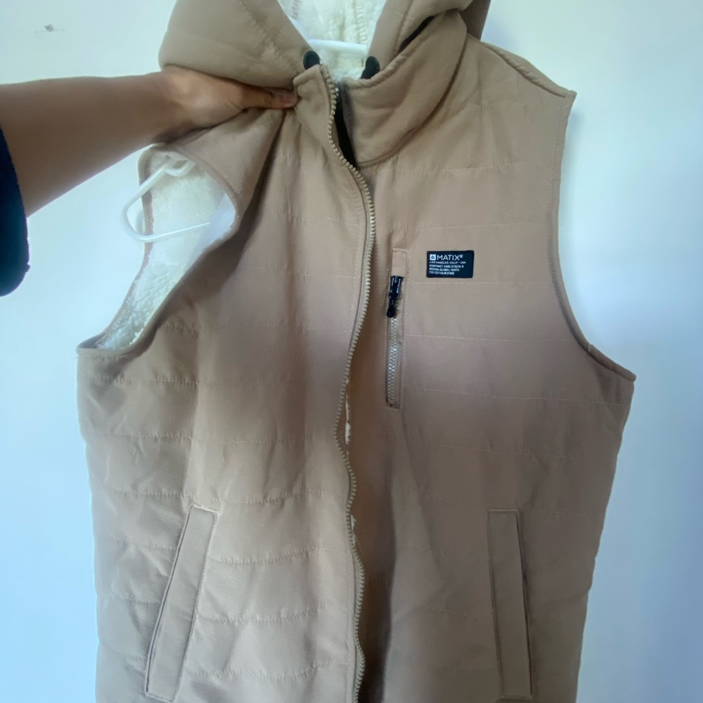 Matix Hooded Vest Sherpa Lined Quilted Size L New without Tags